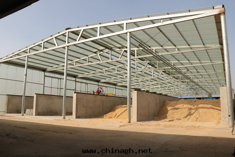 連(lián)雲(yún)港正(zhèng)祥奶牛養殖基地(dì)